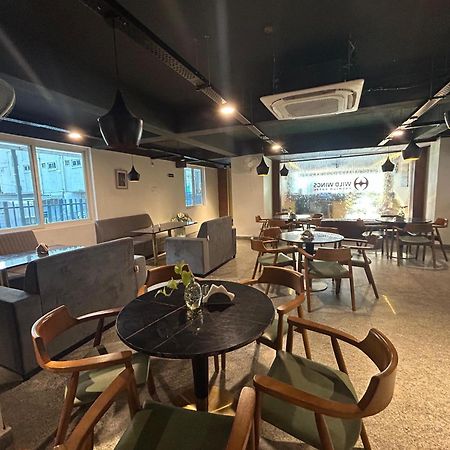 Wild Wings Premium Hotel Hyderabad Luaran gambar