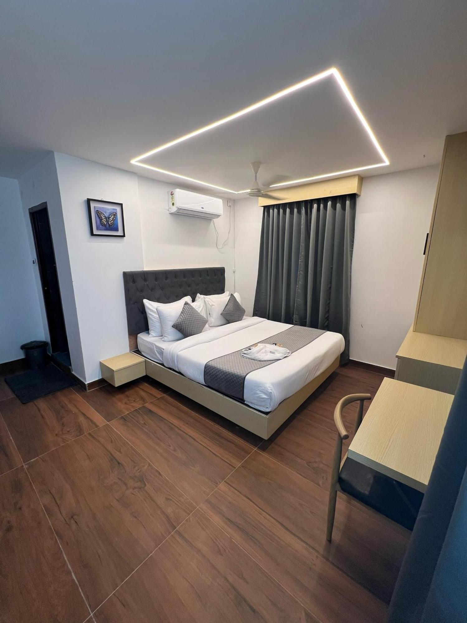 Wild Wings Premium Hotel Hyderabad Luaran gambar