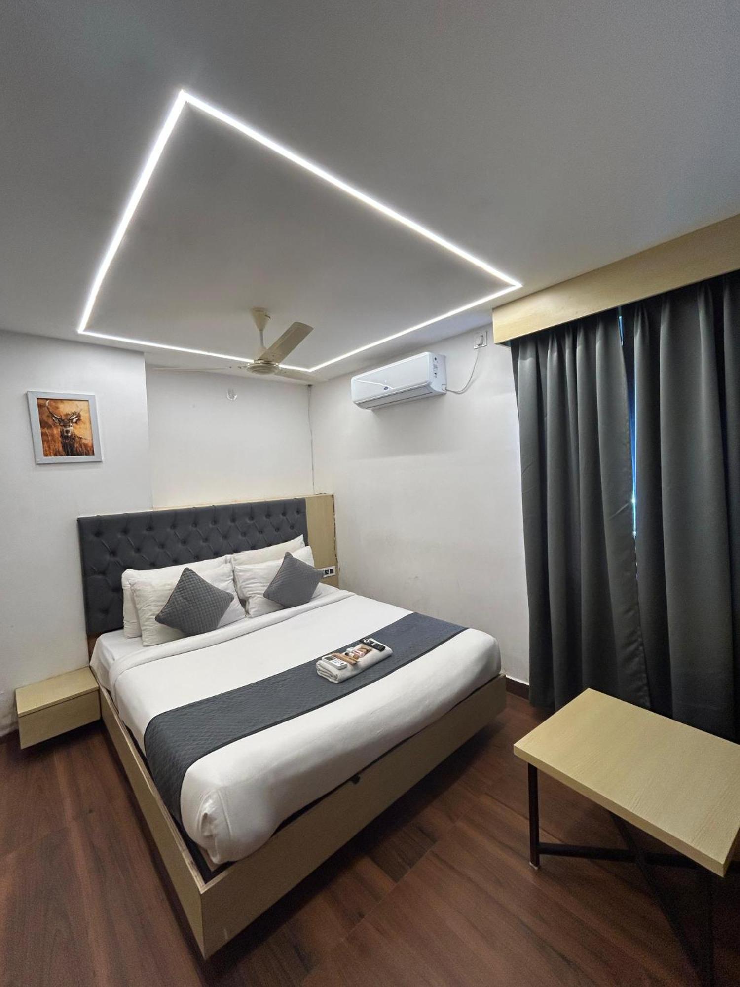 Wild Wings Premium Hotel Hyderabad Luaran gambar