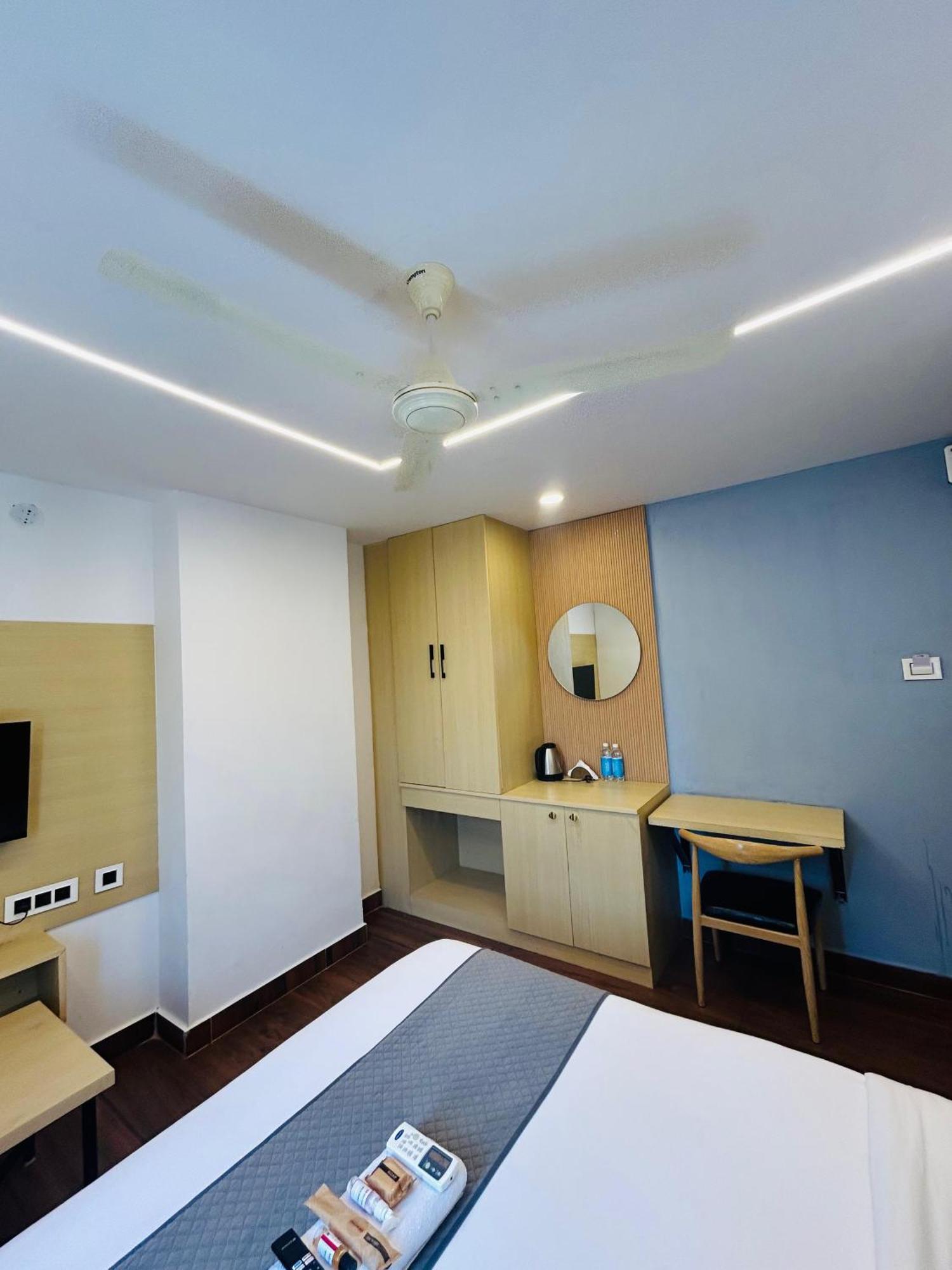 Wild Wings Premium Hotel Hyderabad Luaran gambar