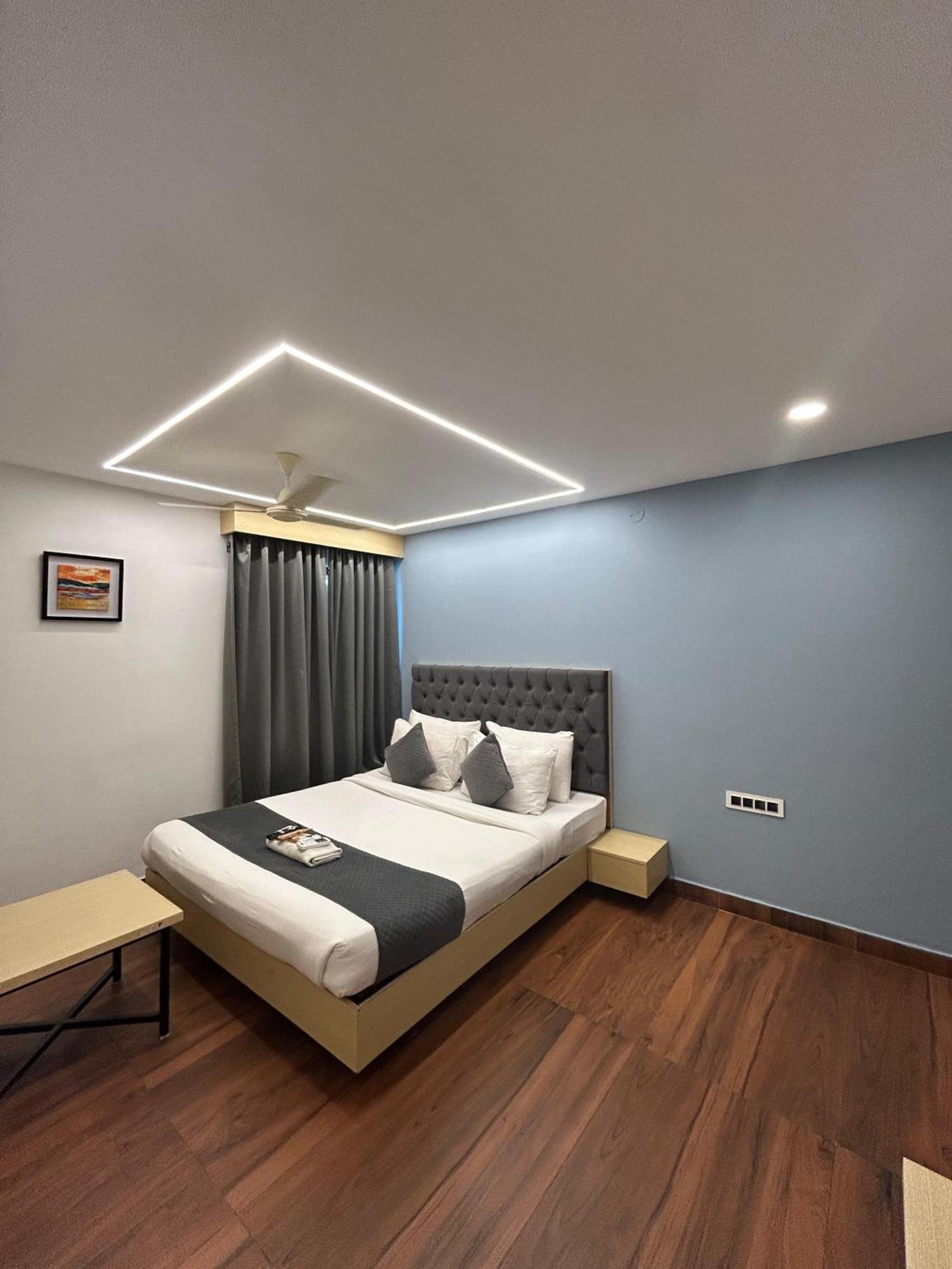 Wild Wings Premium Hotel Hyderabad Luaran gambar