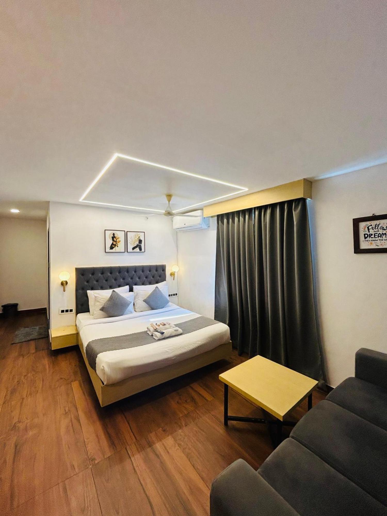 Wild Wings Premium Hotel Hyderabad Luaran gambar