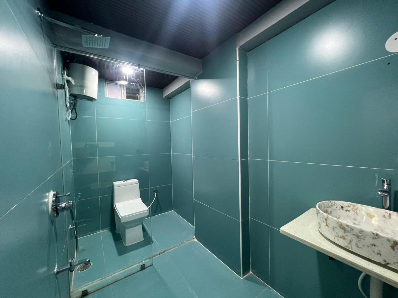 Wild Wings Premium Hotel Hyderabad Luaran gambar