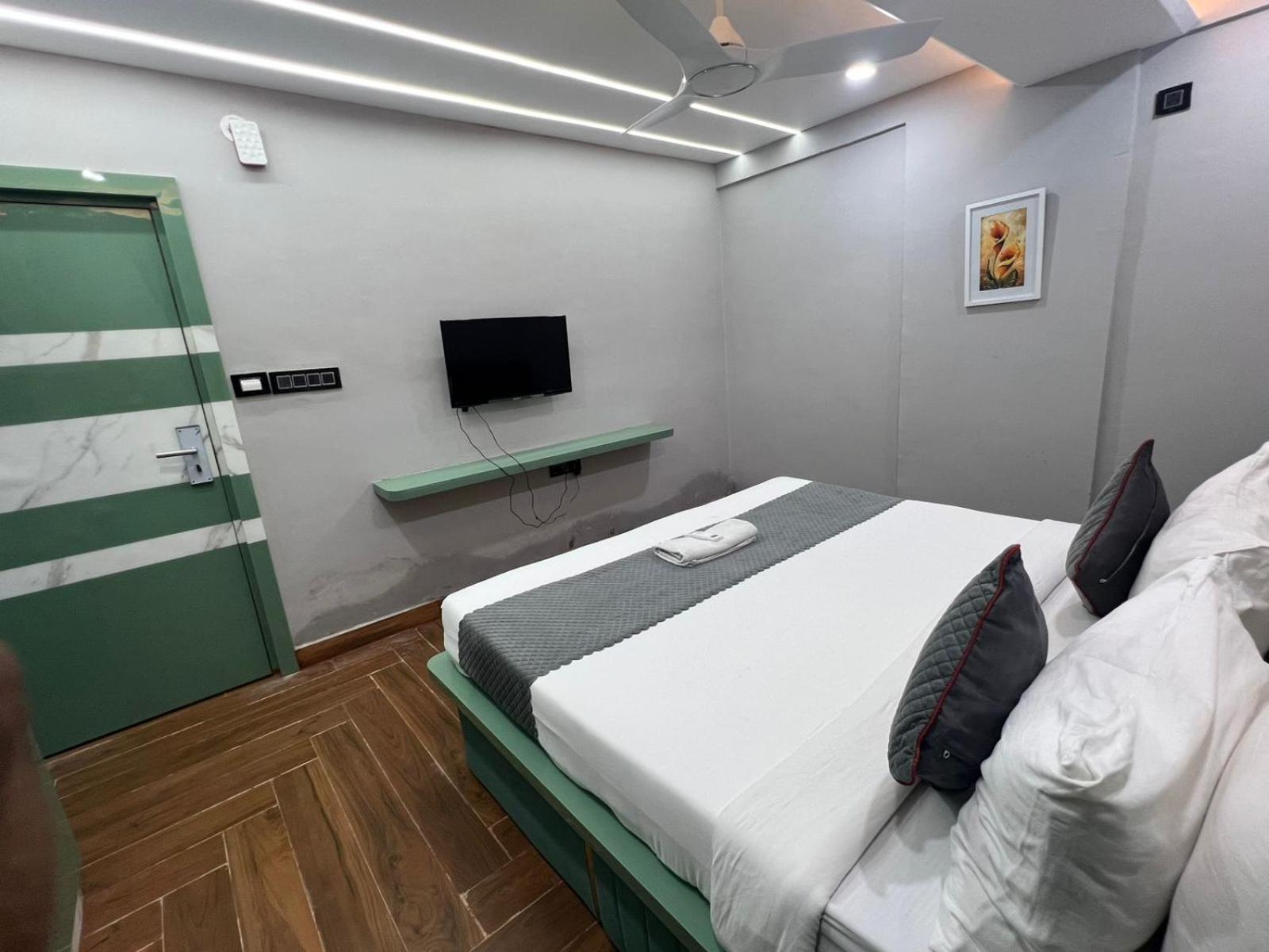 Wild Wings Premium Hotel Hyderabad Luaran gambar