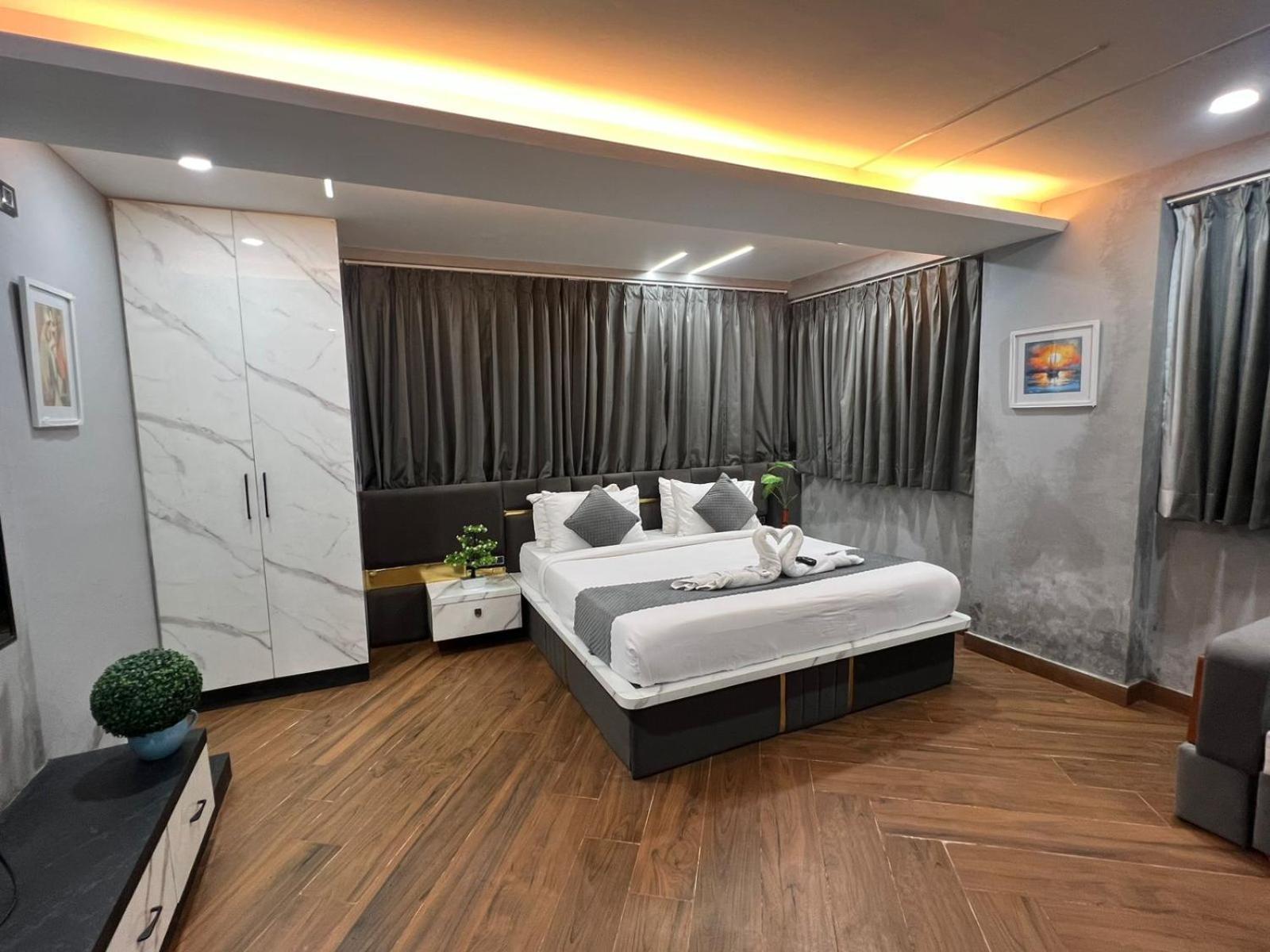 Wild Wings Premium Hotel Hyderabad Luaran gambar