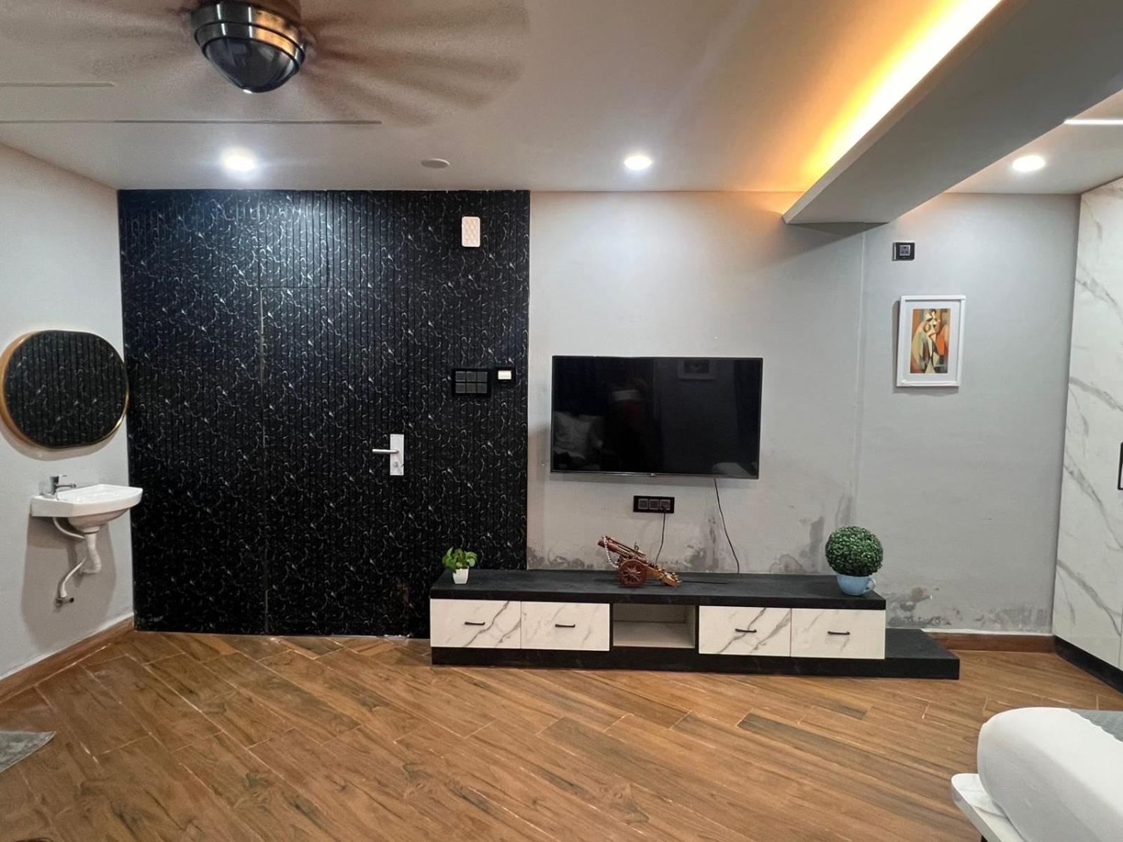 Wild Wings Premium Hotel Hyderabad Luaran gambar
