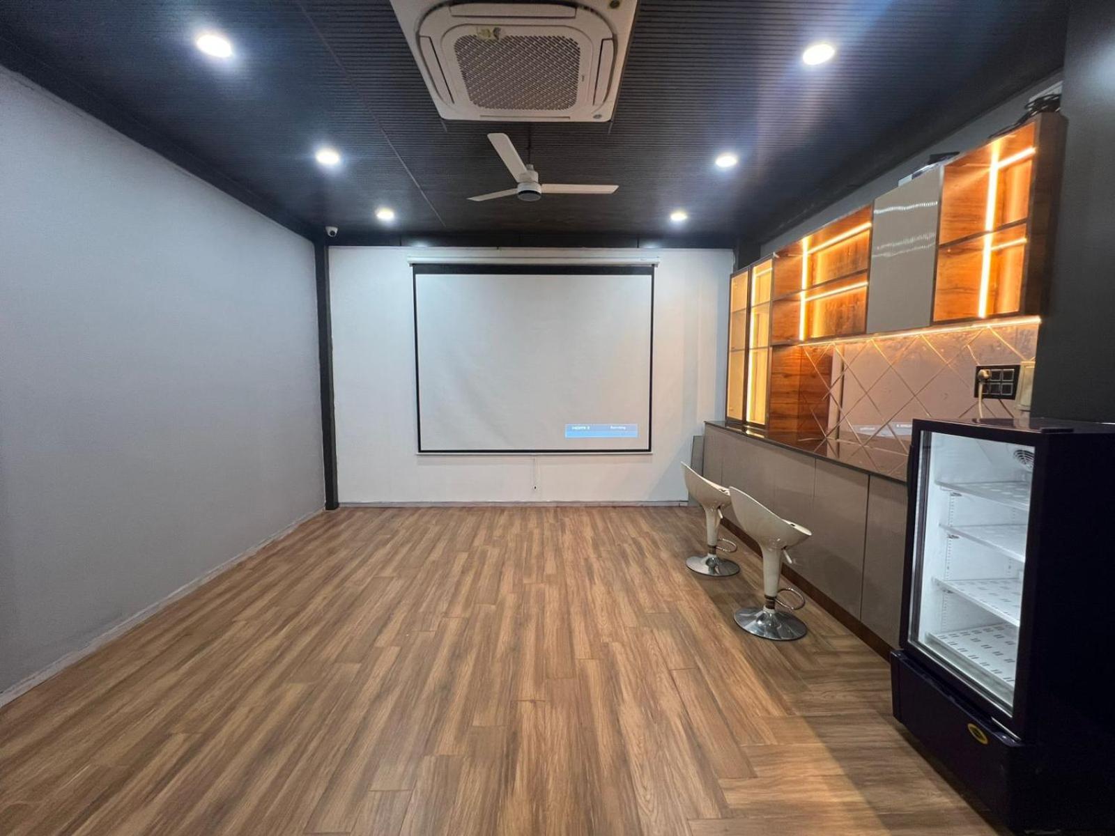 Wild Wings Premium Hotel Hyderabad Luaran gambar