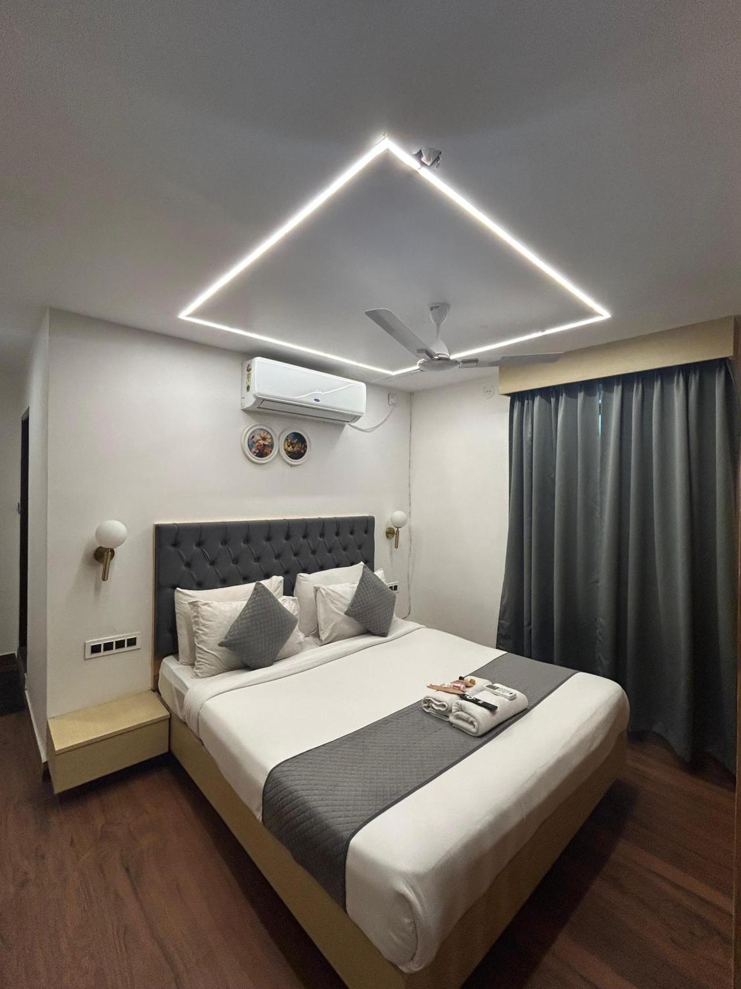 Wild Wings Premium Hotel Hyderabad Luaran gambar