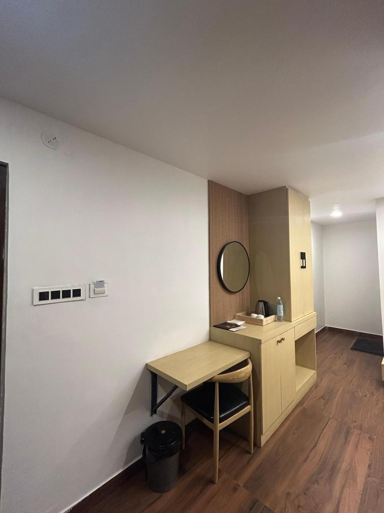 Wild Wings Premium Hotel Hyderabad Luaran gambar