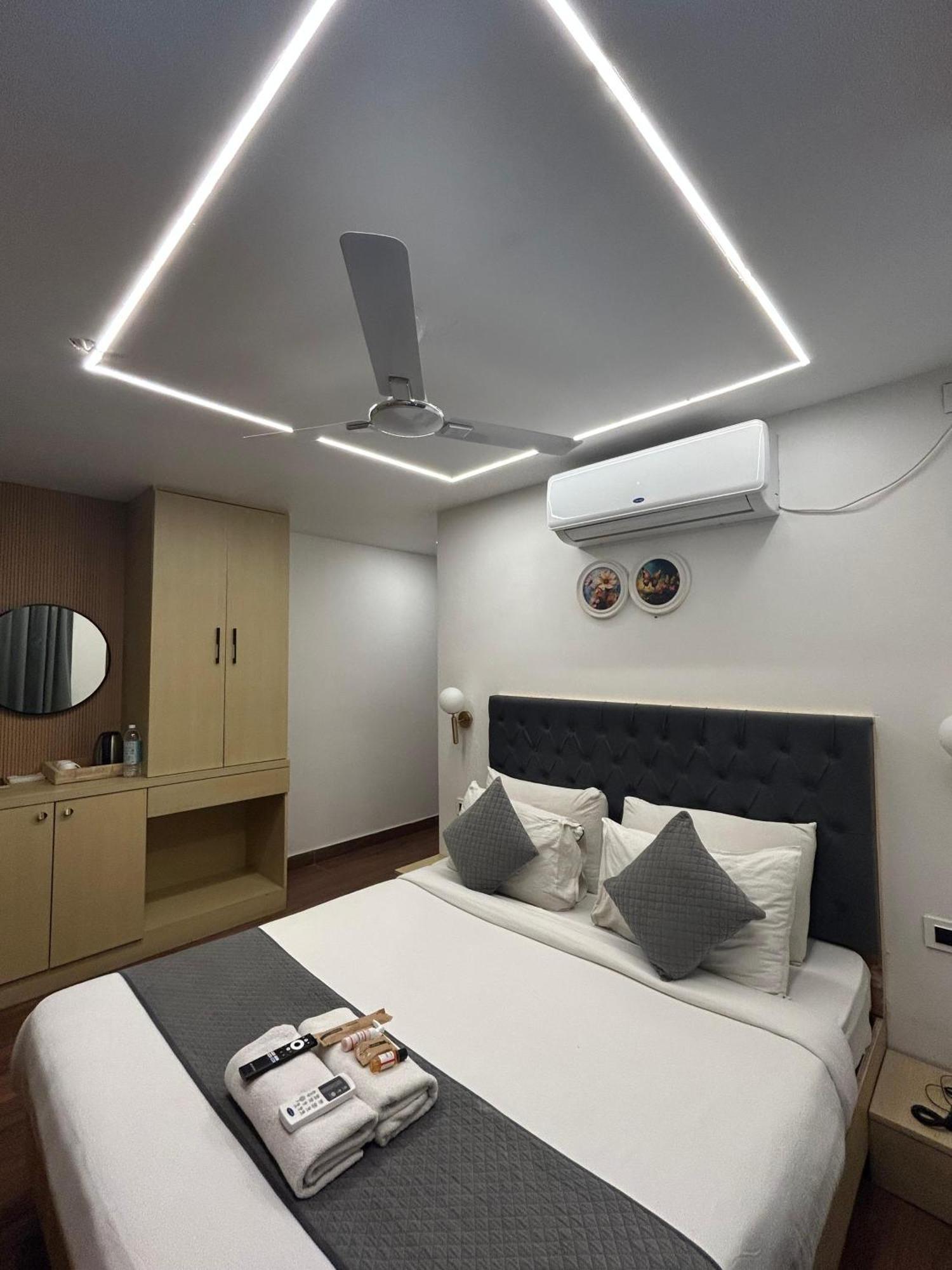 Wild Wings Premium Hotel Hyderabad Luaran gambar