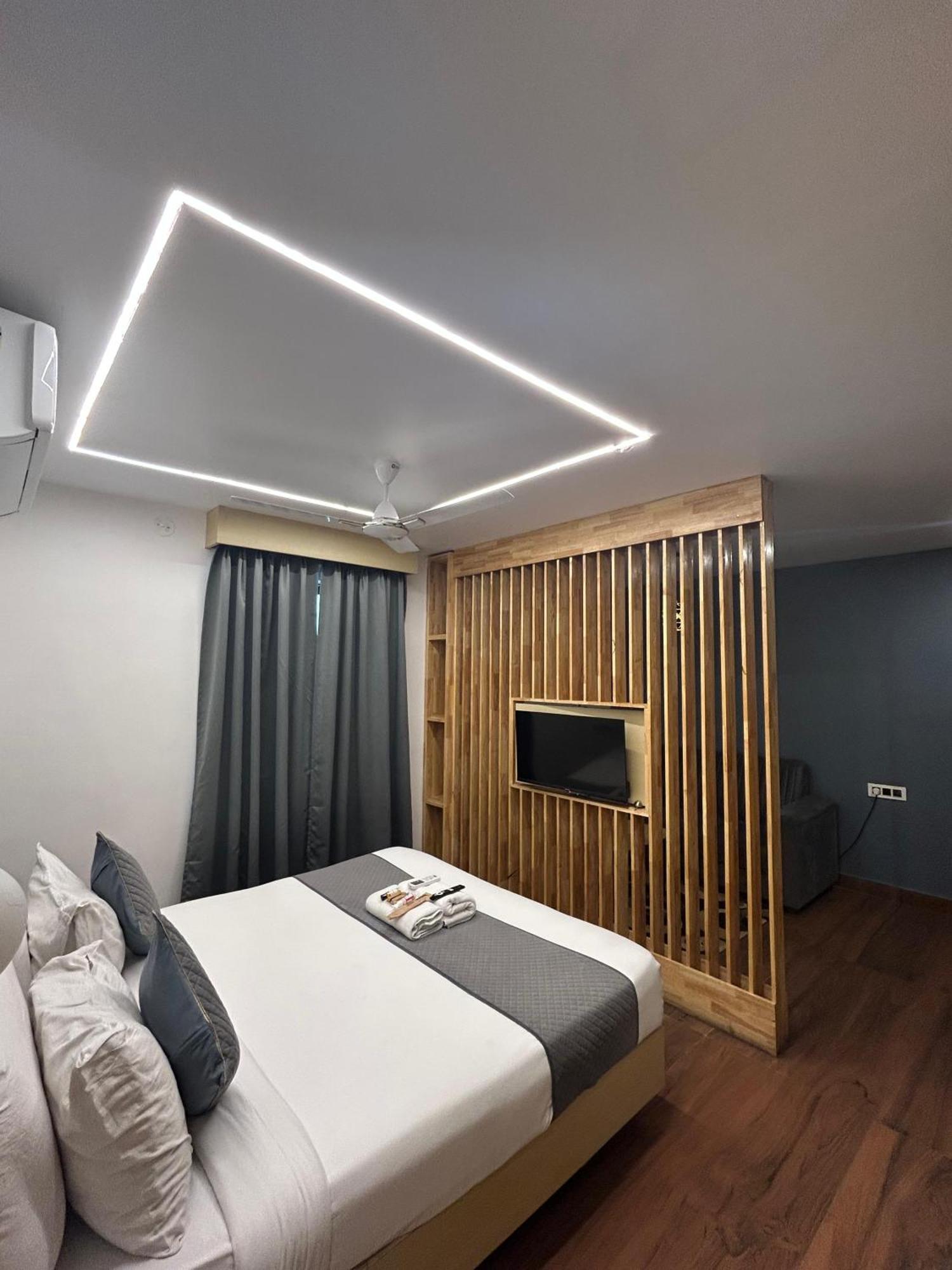 Wild Wings Premium Hotel Hyderabad Luaran gambar